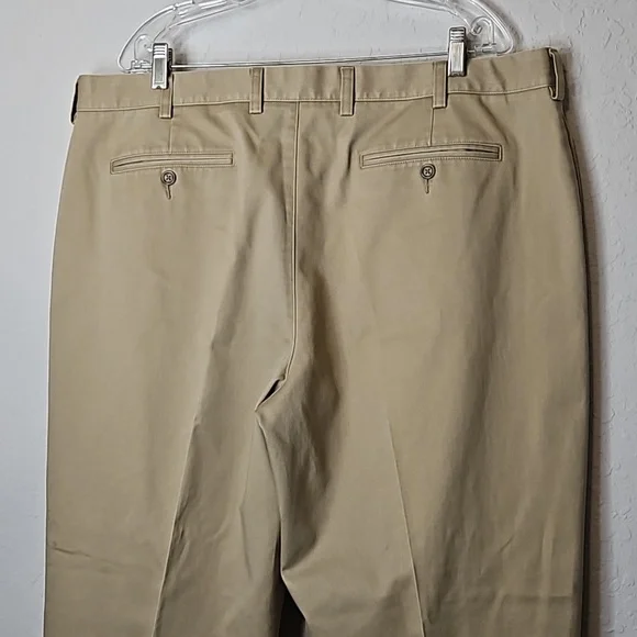 LL Bean Classic Fit Chinos size 42x32 - Picture 7 of 9